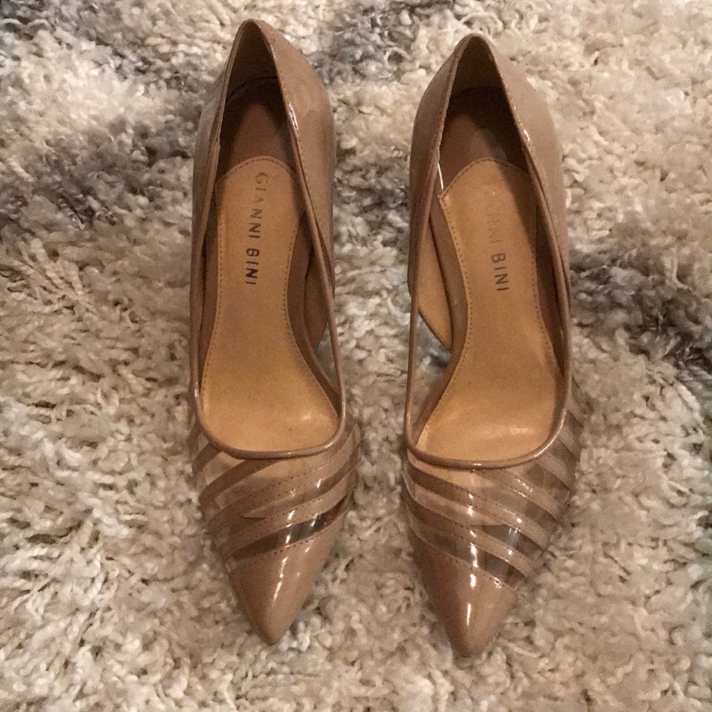 Nice and clear pumps